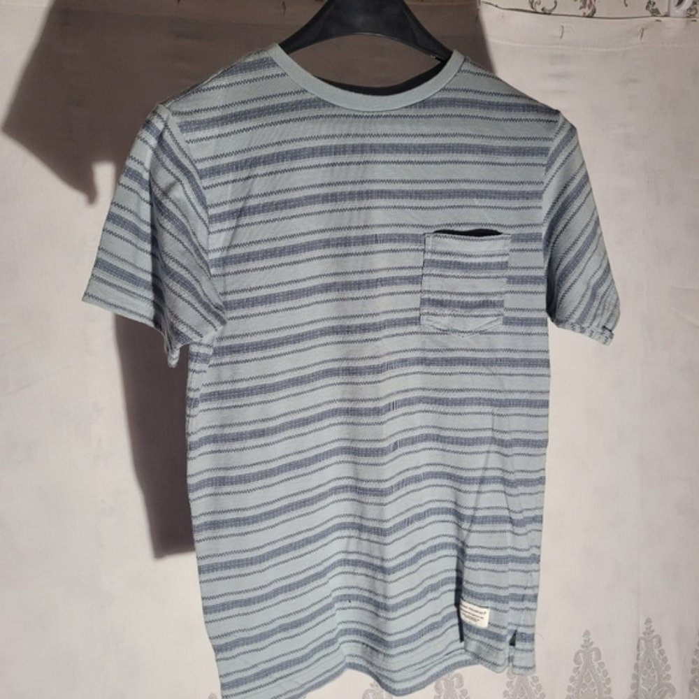 Modern Amusement t-shirt Size S